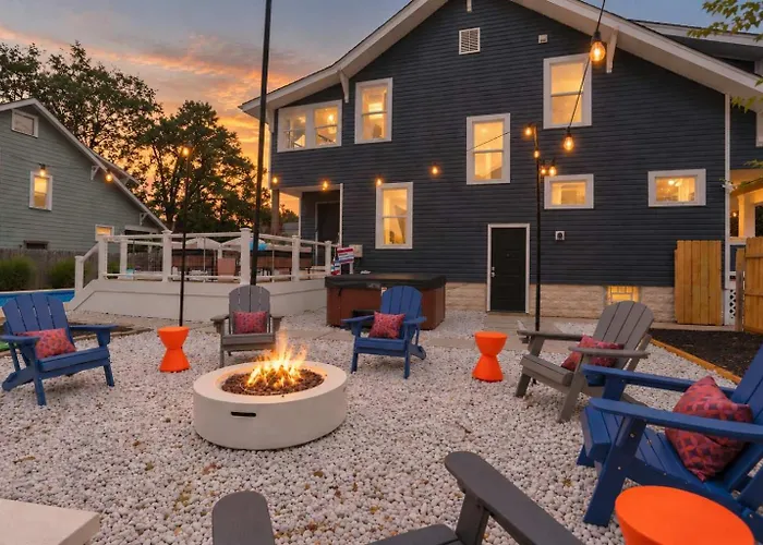 The 614 Club Pool Hot Tub Fire Pit Games Holiday home